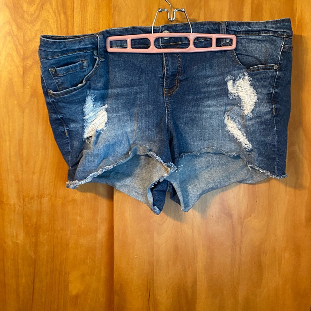 Torrid size 22 distressed cut off shorts